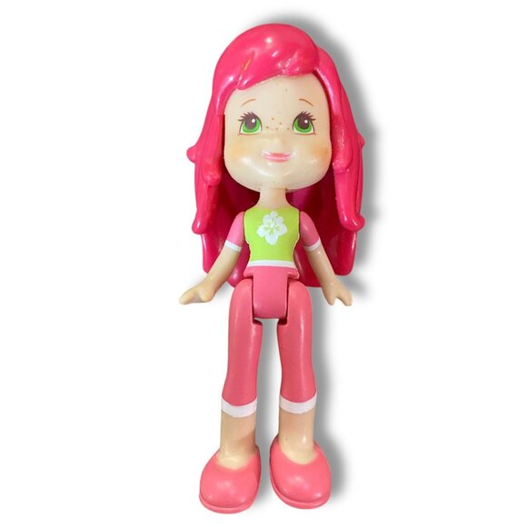2008 Strawberry Shortcake Mini Doll Figure 3 Inch Strawberry Scented - Picture 1 of 3